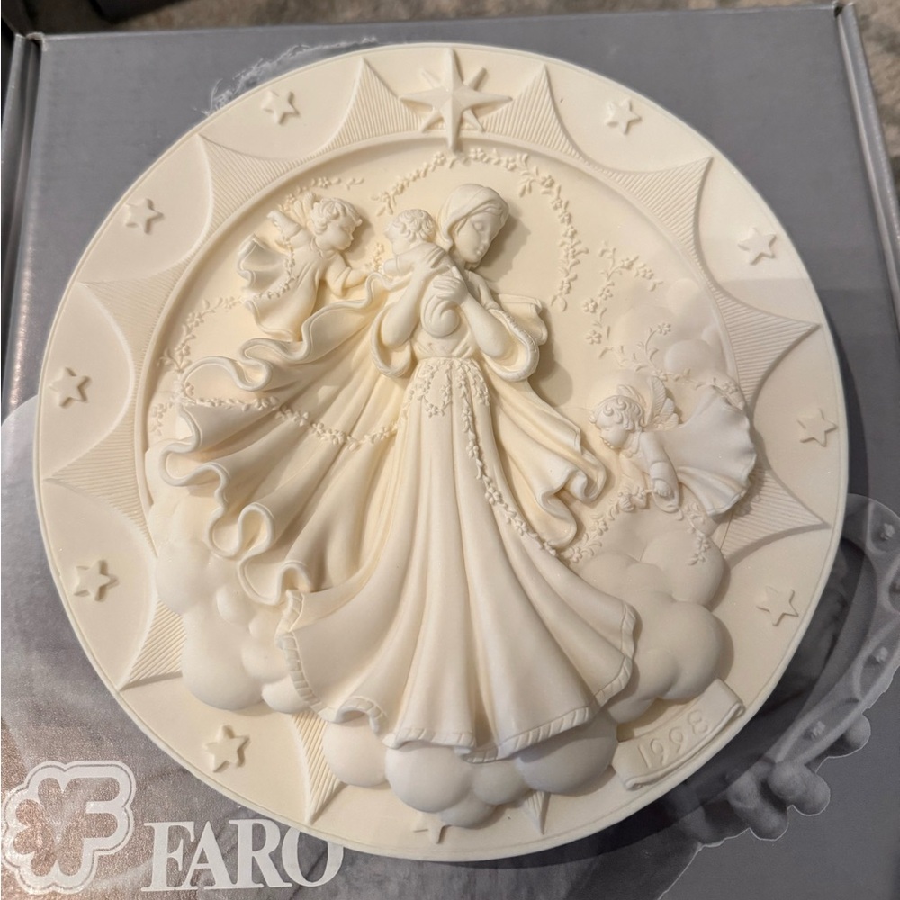 Rejoice Christmas Plate by Faro
7th issue